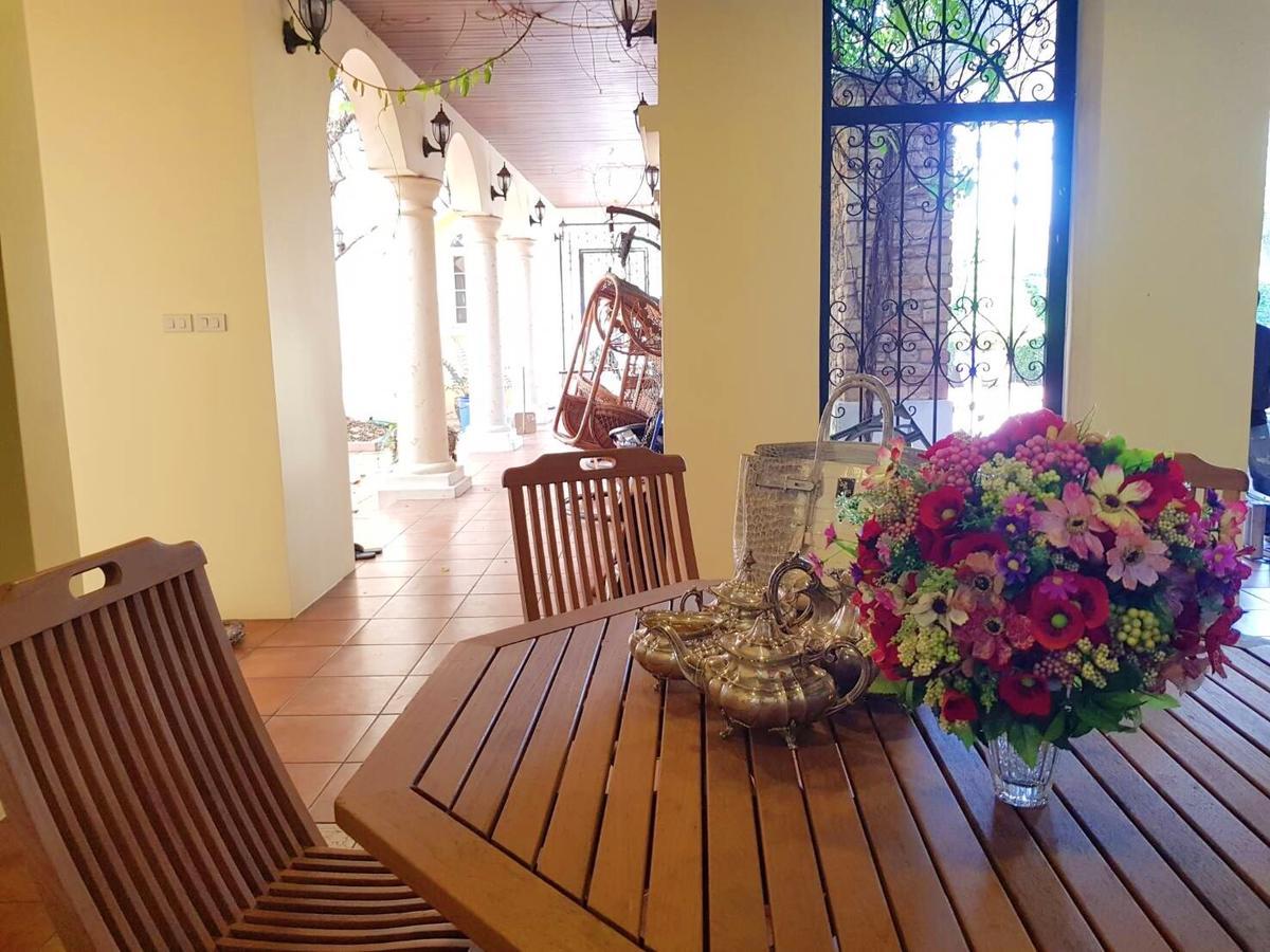 Prompimarn Villa Toscana Bangkok Eksteriør bilde